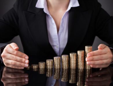 Оплата праці під час війни: що робити підприємствам, що вимушено зупинили роботу