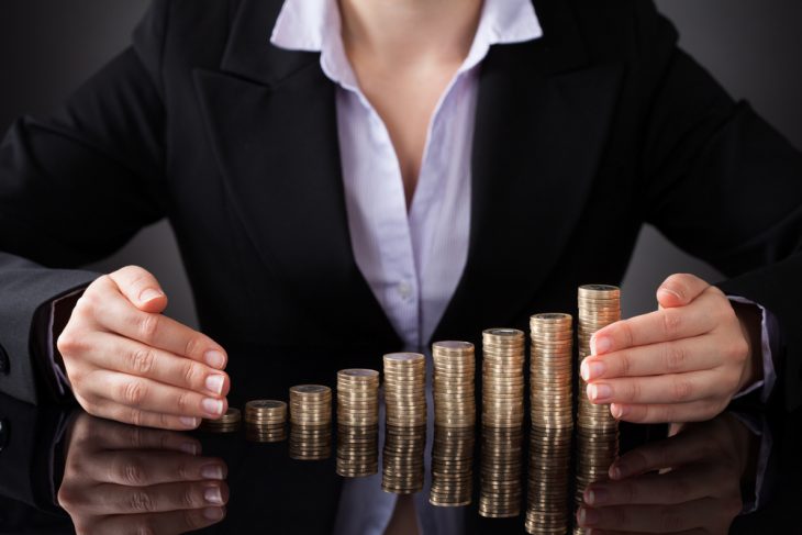 Оплата праці під час війни: що робити підприємствам, що вимушено зупинили роботу